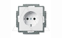 Basic 55 - Розетка 2P+E нем. стд. со шторками (сл.кость)
