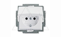 Basic 55 - Розетка 2P+E нем. стд. с крышкой (белый, блистер)