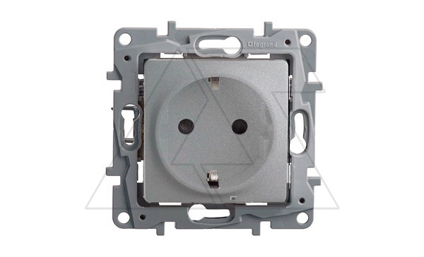 Etika - Розетка 2P+E нем. стд. (алюминий)