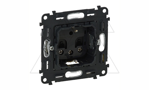 Valena In'Matic - Розетка 2P+E нем. стд., со шторками, с увеличенными винтовыми зажимами 6кв.мм.