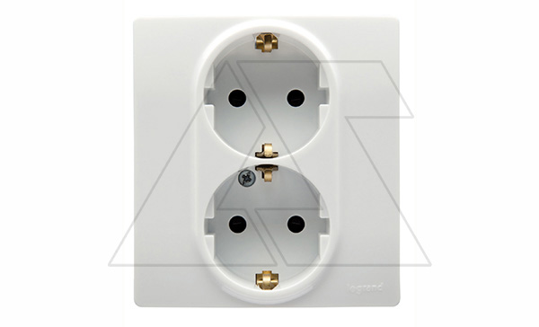 Etika - Розетка 2x2P+E нем. стд. (белый). (снят с производства)