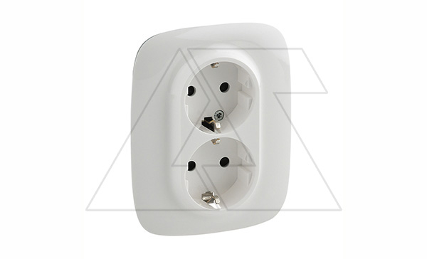 Valena Allure - Розетка 2х2P+E нем. стд., со шторками, безвинтовые зажимы, белый (инд. упаковка) Valena Allure - Розетка 2х2P+E нем. стд., со шторками, безвинтовые зажимы, белый (инд. упаковка)