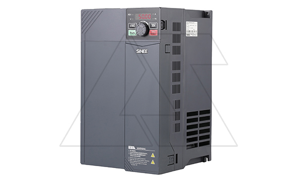 Преобразователь частоты EM730-018-3B, 400VAC, 18.5kW, 38/41.5A, ЭМС C3, IP20, корп.A4